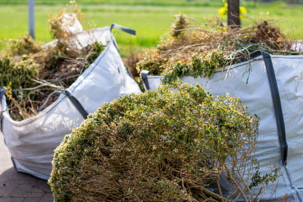 Best Yard Waste Removal  in Lla Lla East, WA